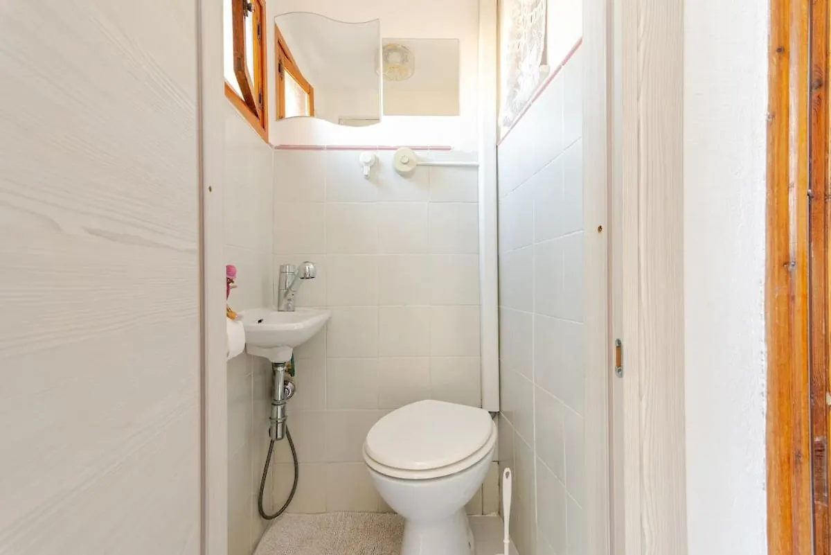 Casa Vicino Alla Spiaggia 6 Genoa Apartment