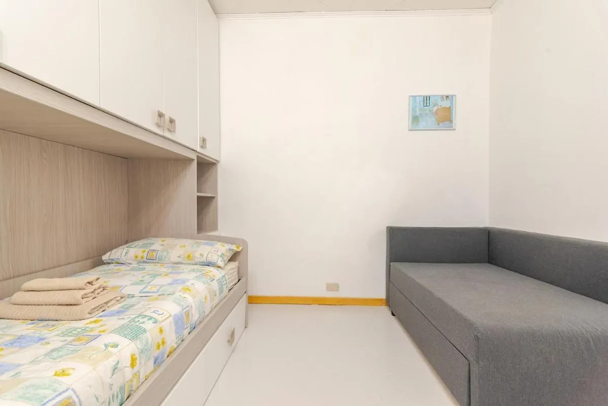 Apartment Casa Vicino Alla Spiaggia 6 Genoa Italy